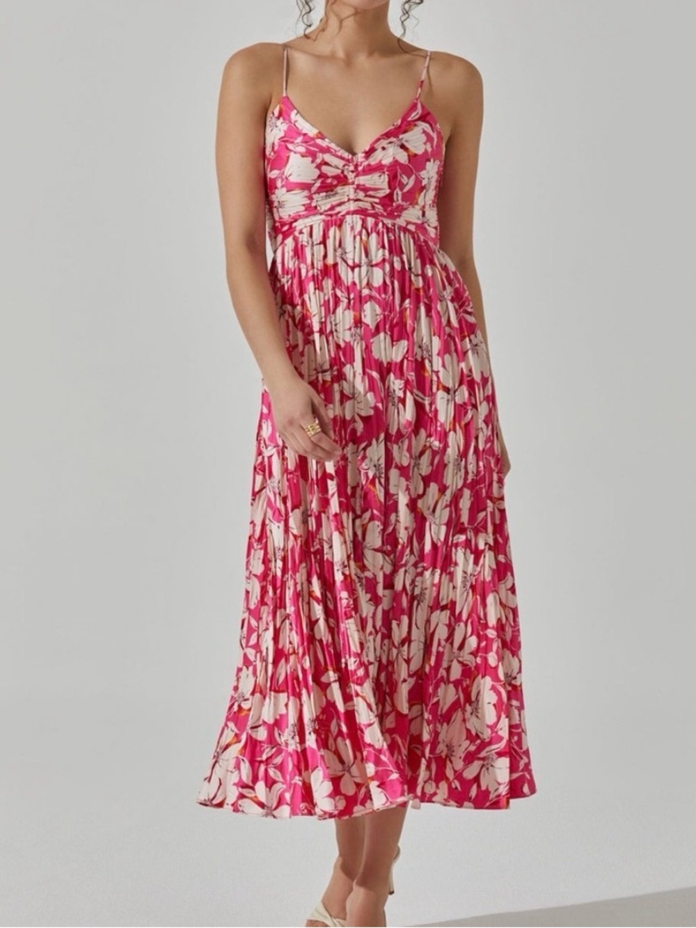 ASTR The Label Revolve "Maeve" Pleated Midi Dress in Pink Cream Floral, XS, EUC